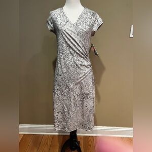 Athleta Women's Lycra Gray And White Wrap Sport Dress - Size Small NWT